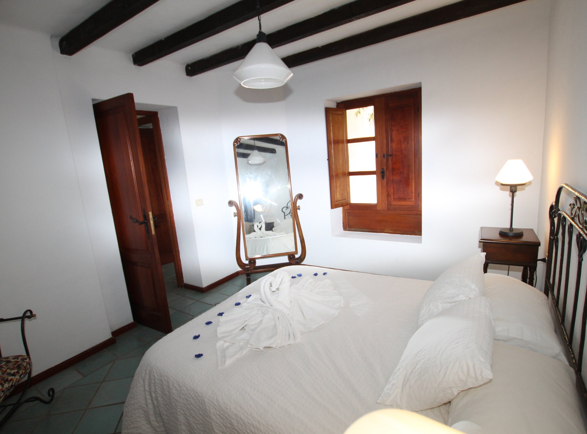 Casa Playa Quemada  en primera linea de mar de dos dormitorios y piscina privada